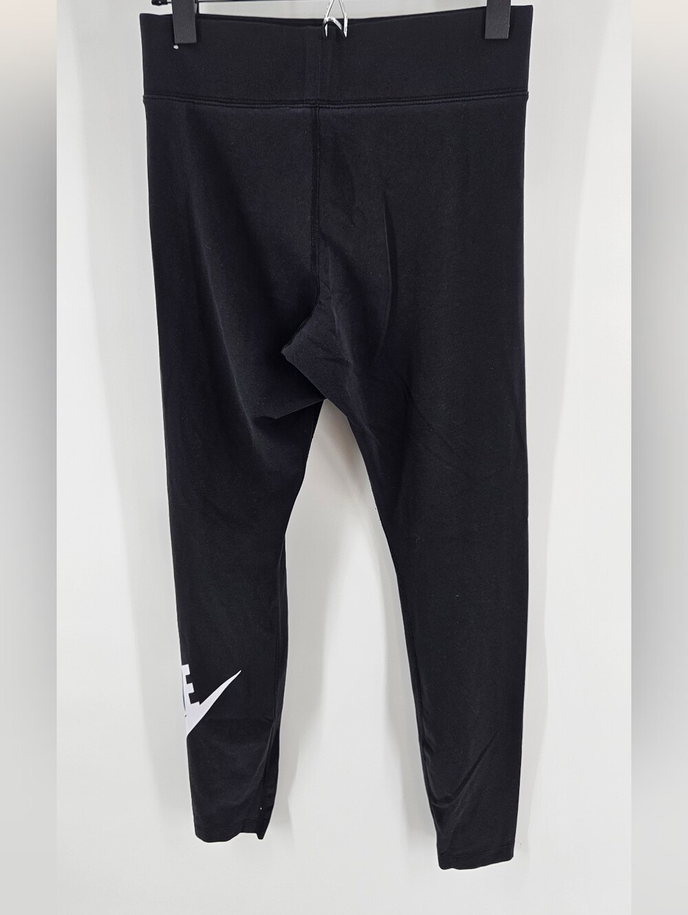 Nike Black Women's Leggings with White Logo - Picture 2 of 4